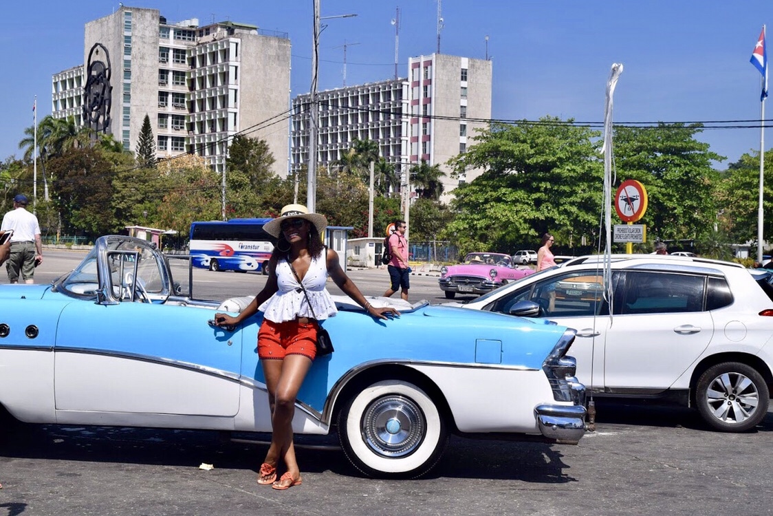 Classic car tour in Havana